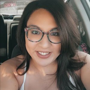 Meet your Posher, Desiree